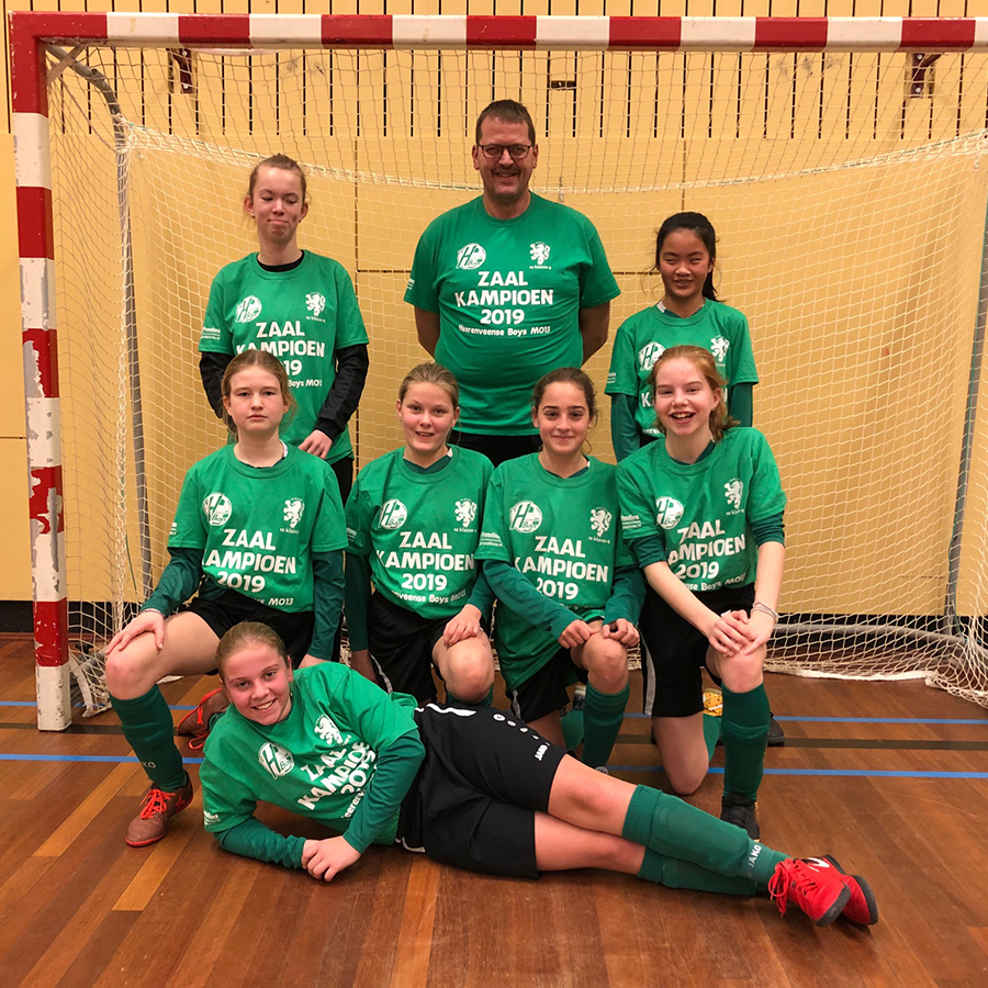 Heerenveense Boys MO13-1 zaalkampioen