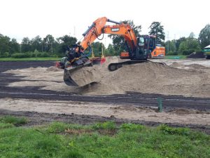 Aanleg-2de-kunstgrasveld-HVB